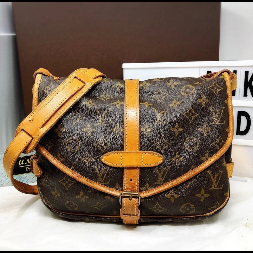 Auth Louis Vuitton Saumur 35